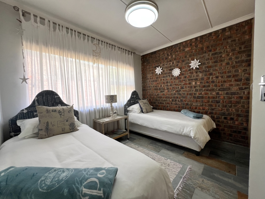3 Bedroom Property for Sale in Wavecrest Eastern Cape